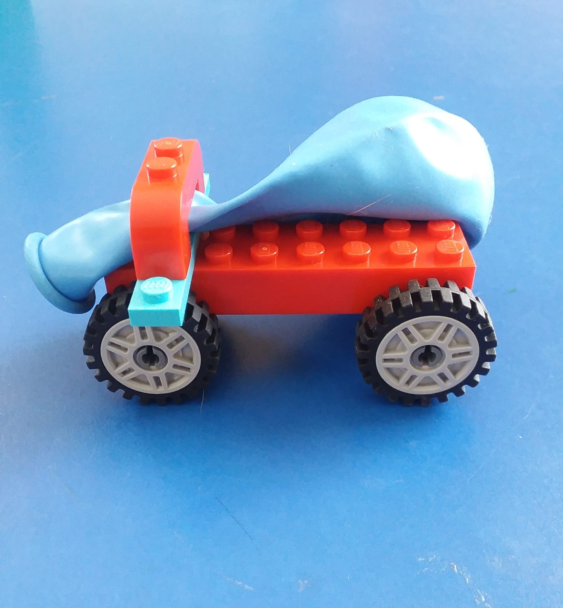 blow up balloon car toy